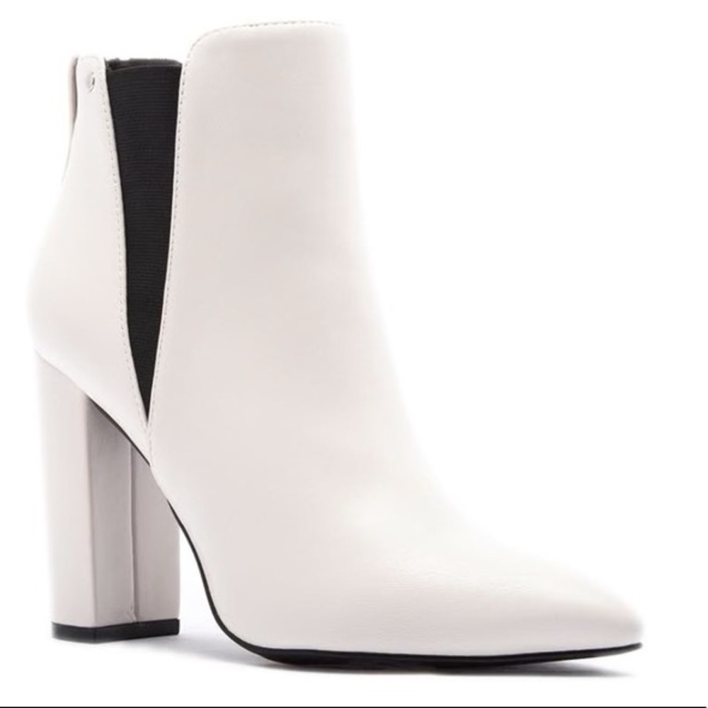 NEW w/ Box Off White Pointed Toe Ankle Booties